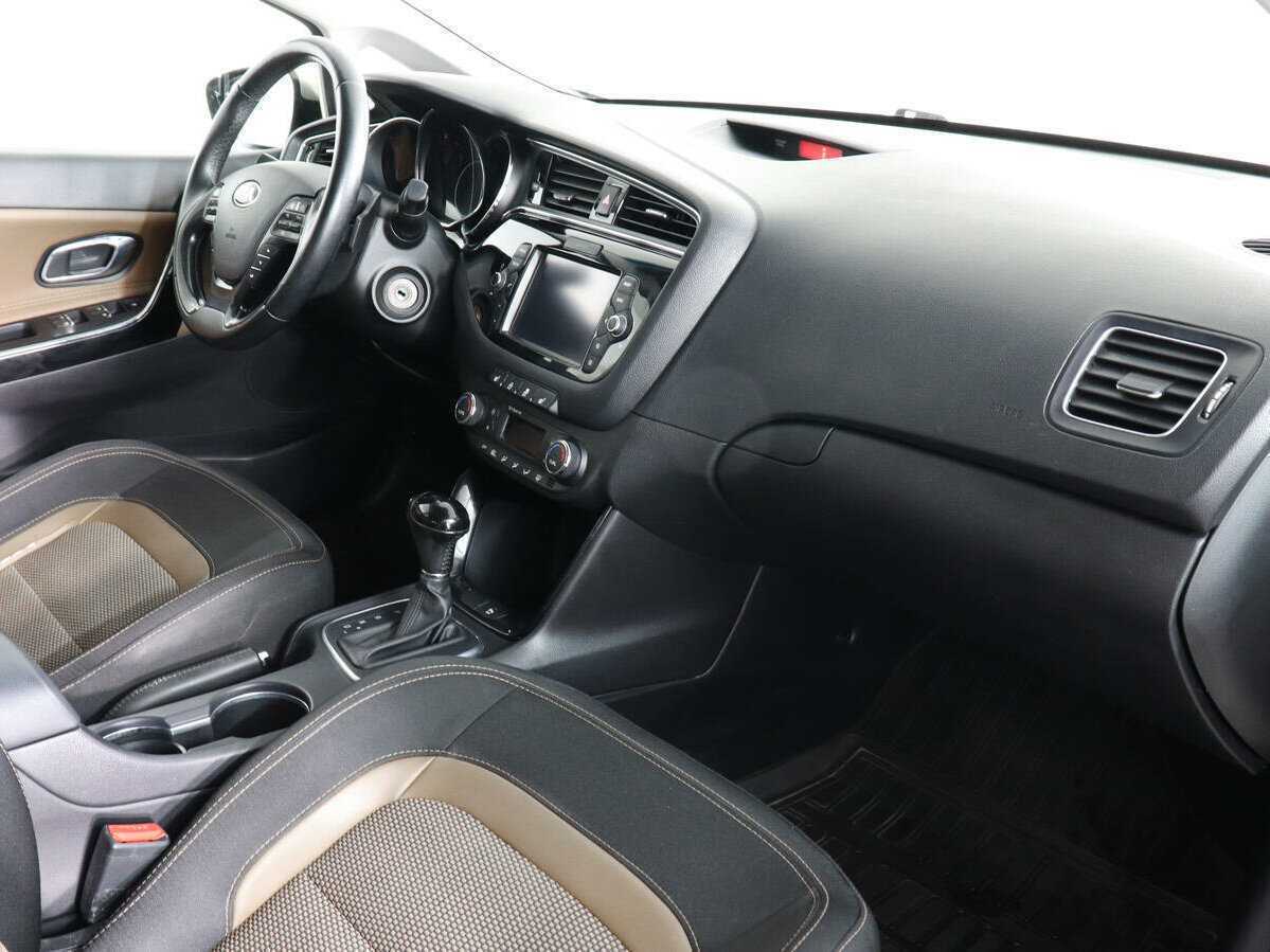 Купить Kia Ceed с пробегом. Фото: #10