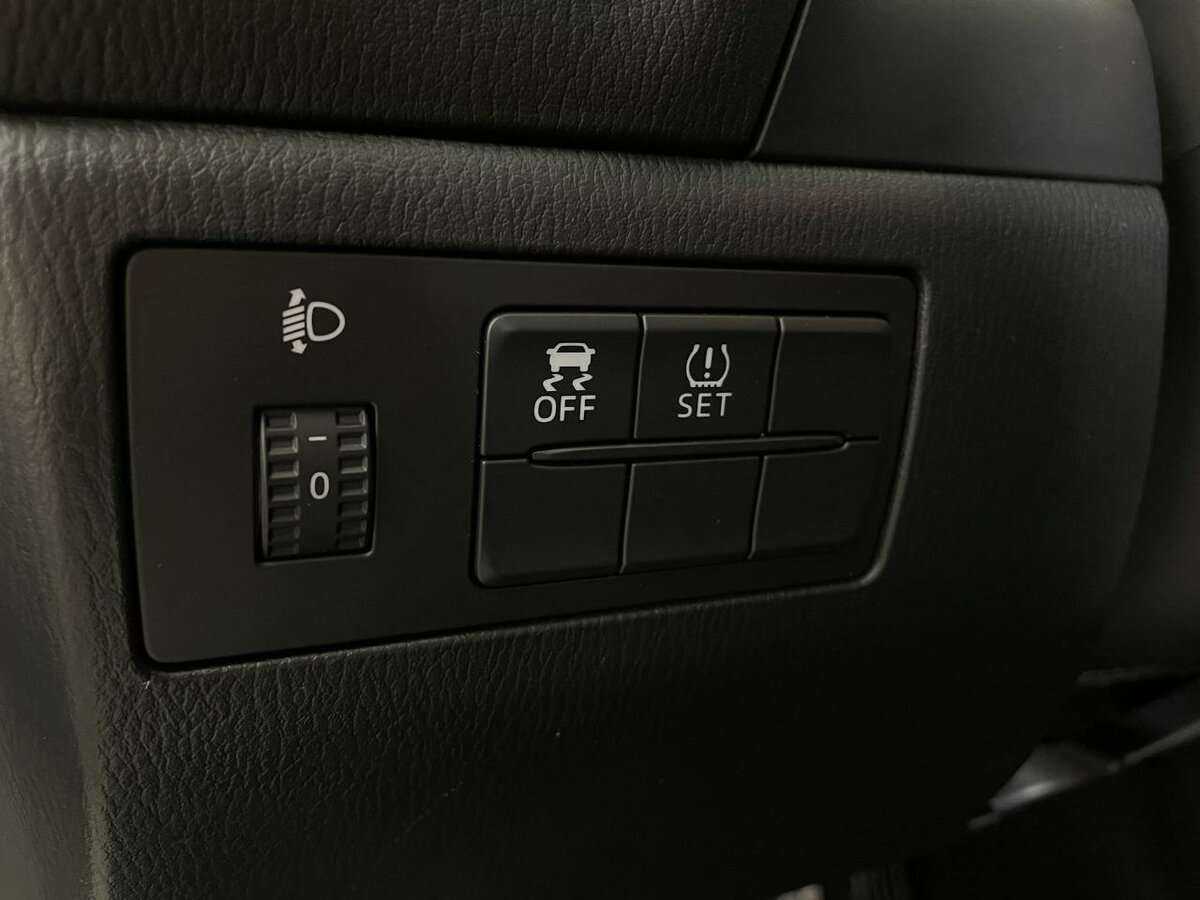 Купить Mazda 3 с пробегом. Фото: #8