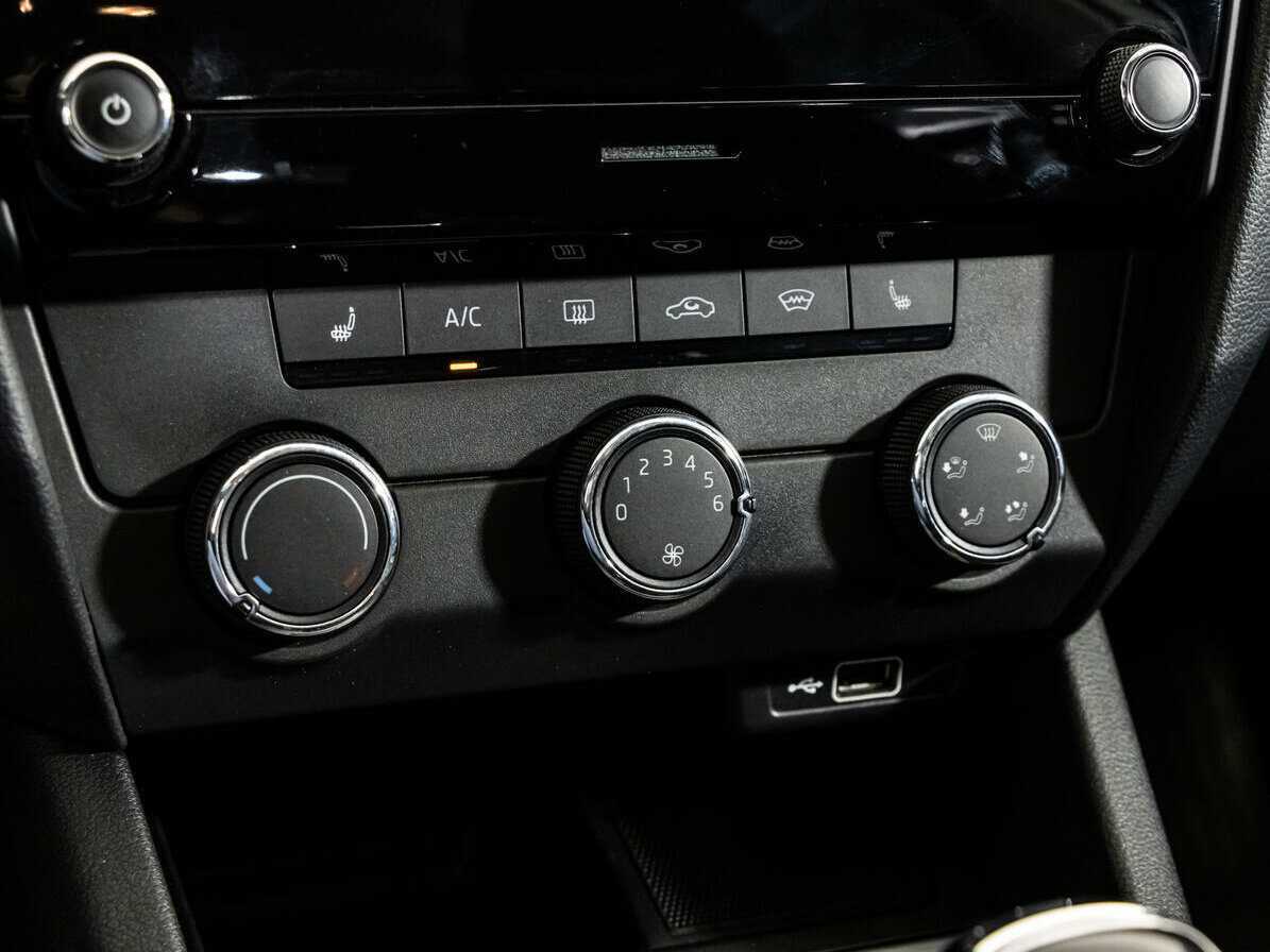 Купить Skoda Octavia с пробегом. Фото: #13