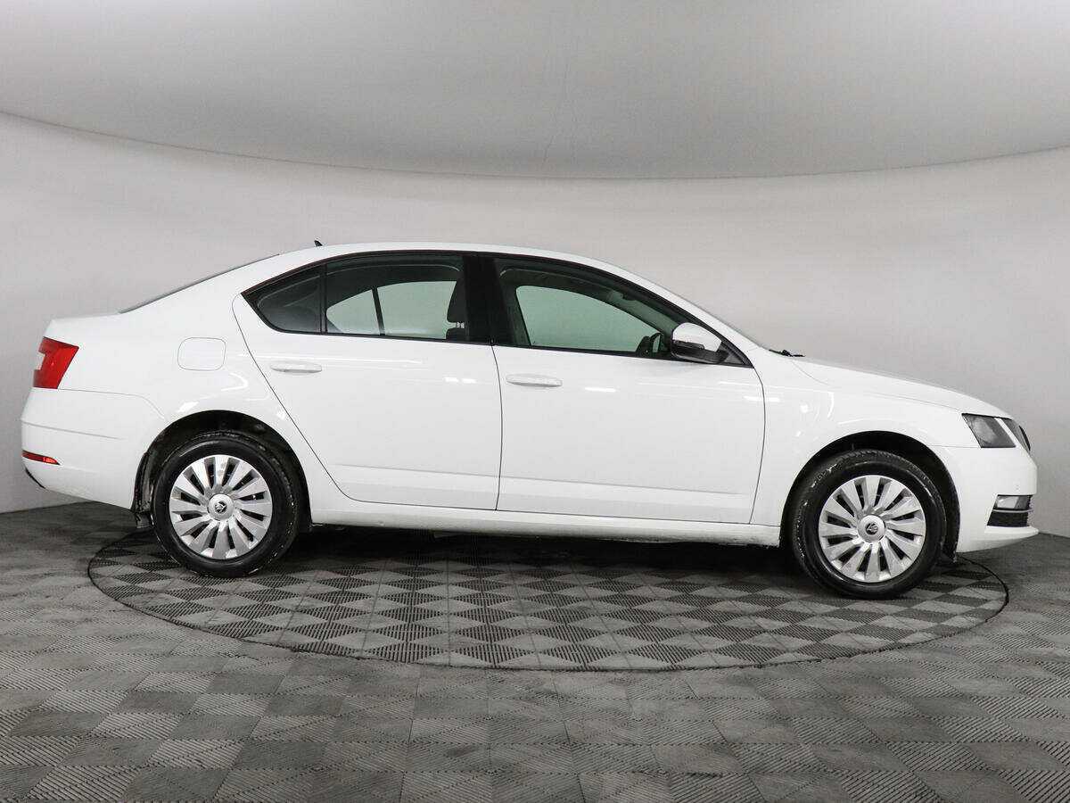 Купить Skoda Octavia с пробегом. Фото: #3