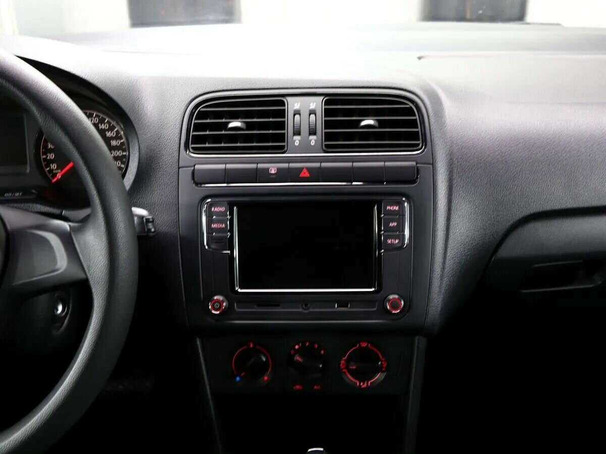 Купить Volkswagen Polo с пробегом. Фото: #16