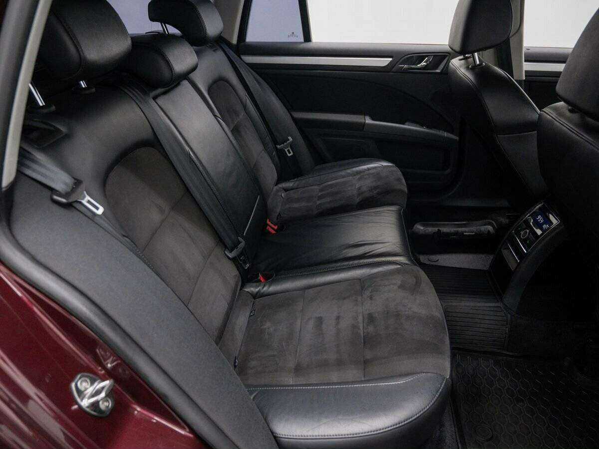 Купить Skoda Superb с пробегом. Фото: #8