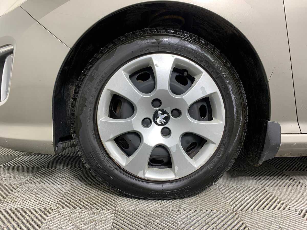 Купить Peugeot 308 с пробегом. Фото: #8