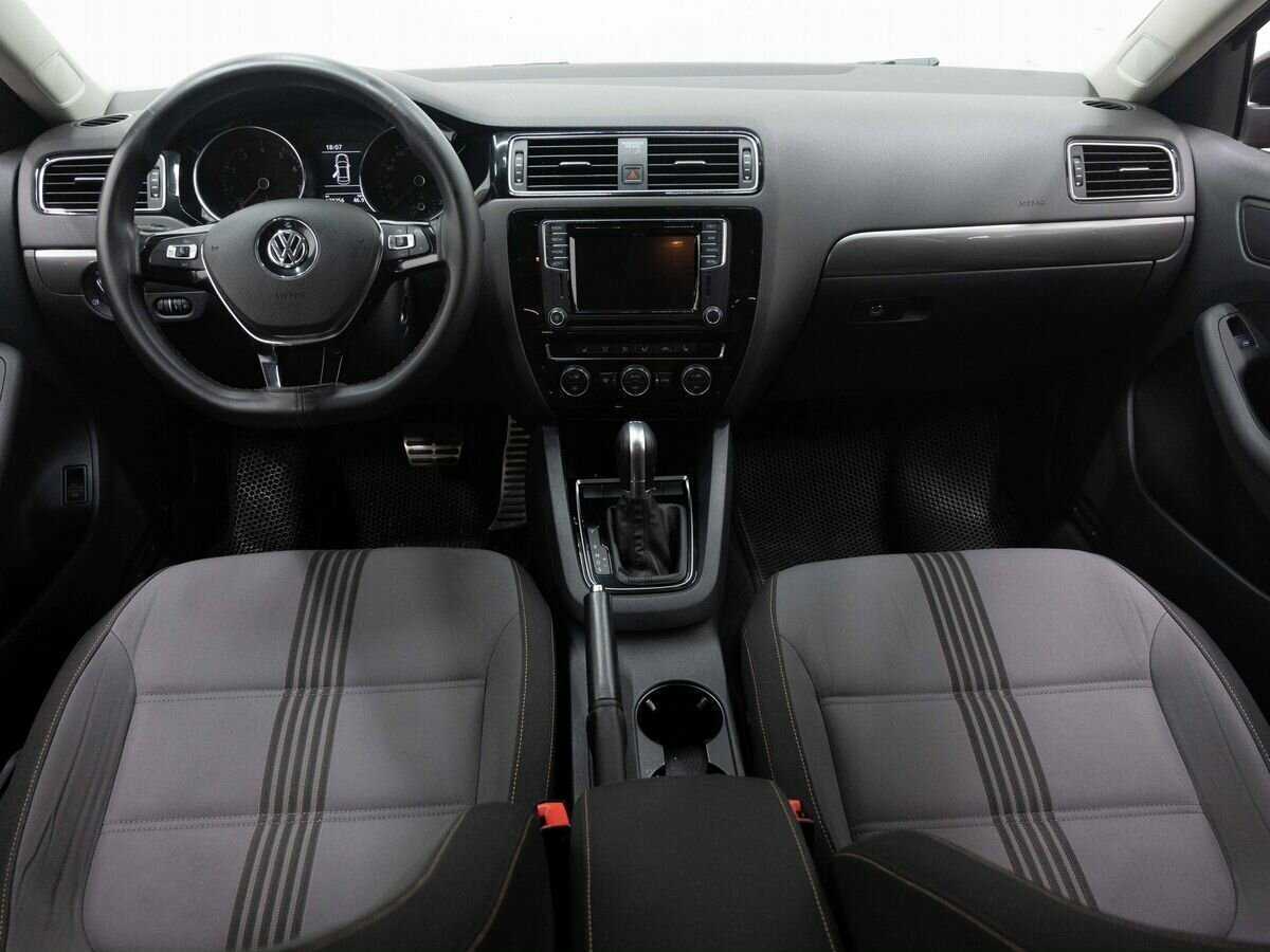 Купить Volkswagen Jetta с пробегом. Фото: #12