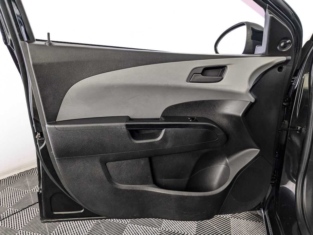 Купить Chevrolet Aveo с пробегом. Фото: #14