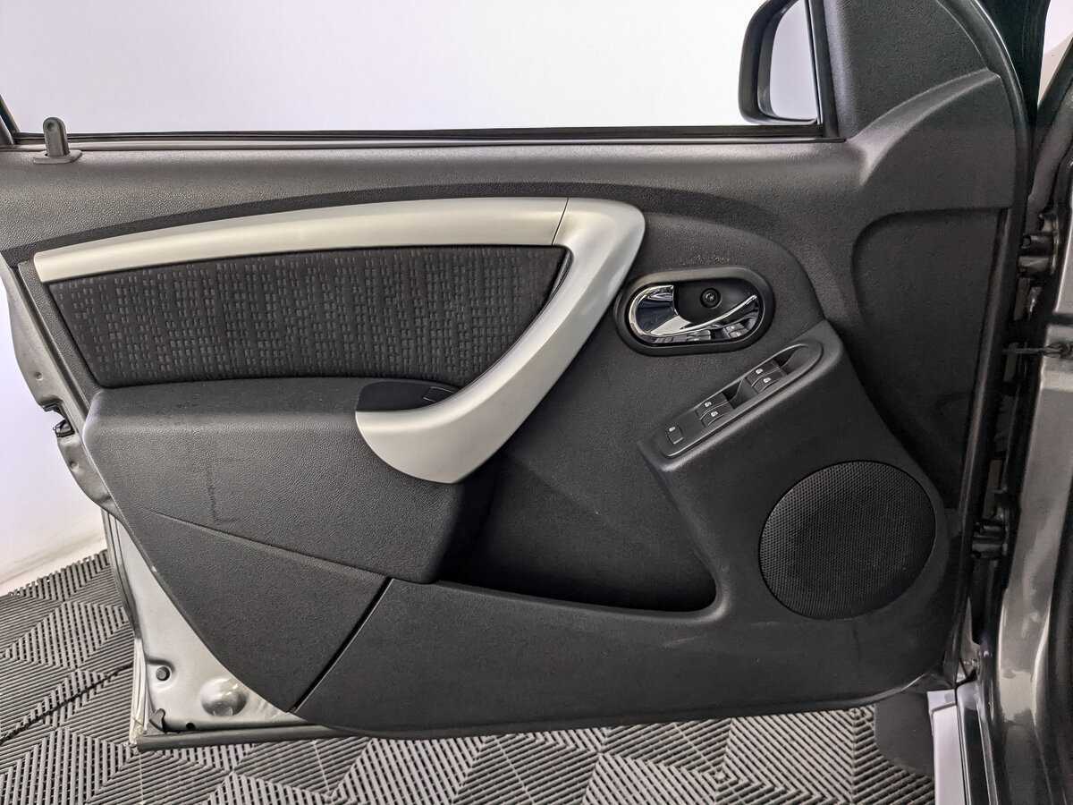 Купить Nissan Terrano с пробегом. Фото: #14