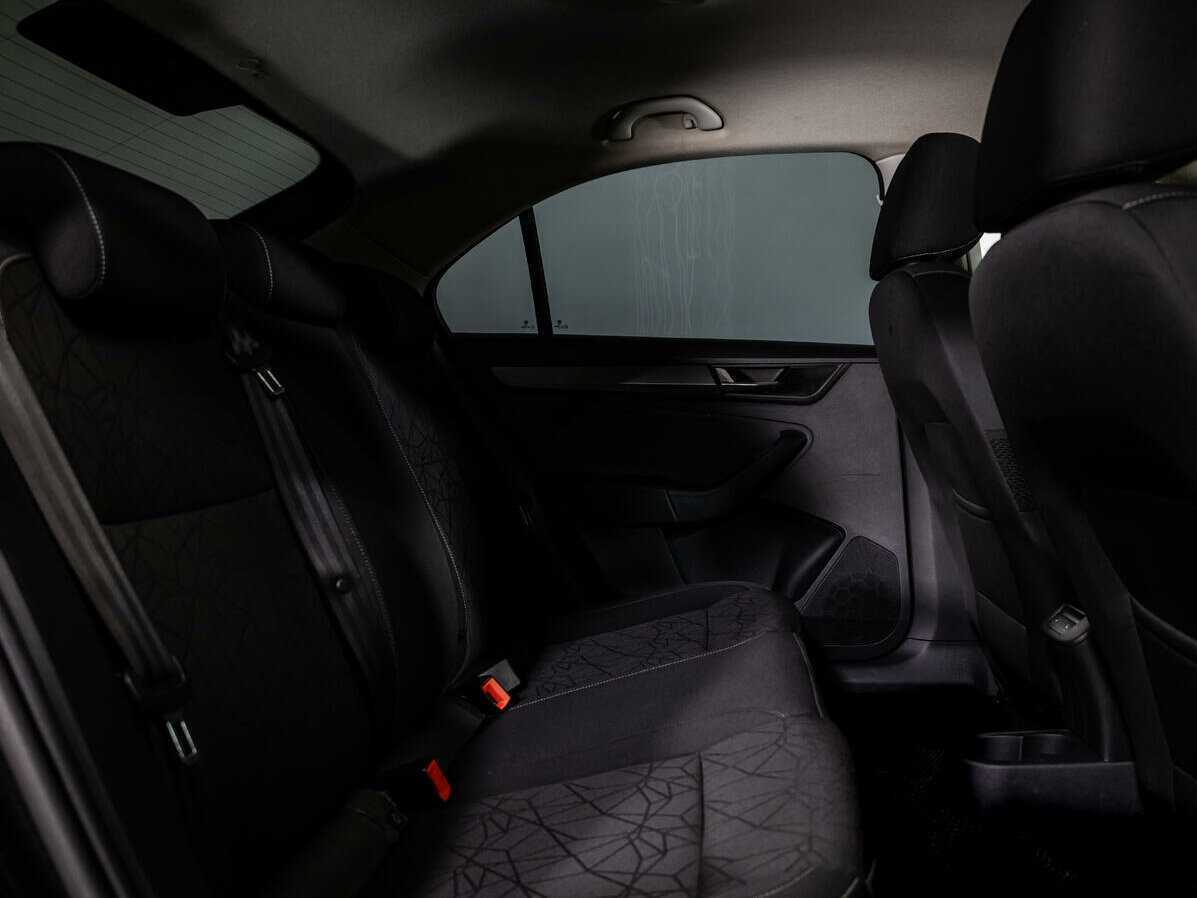 Купить Skoda Rapid с пробегом. Фото: #8