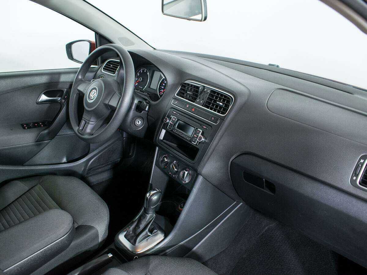 Купить Volkswagen Polo с пробегом. Фото: #8