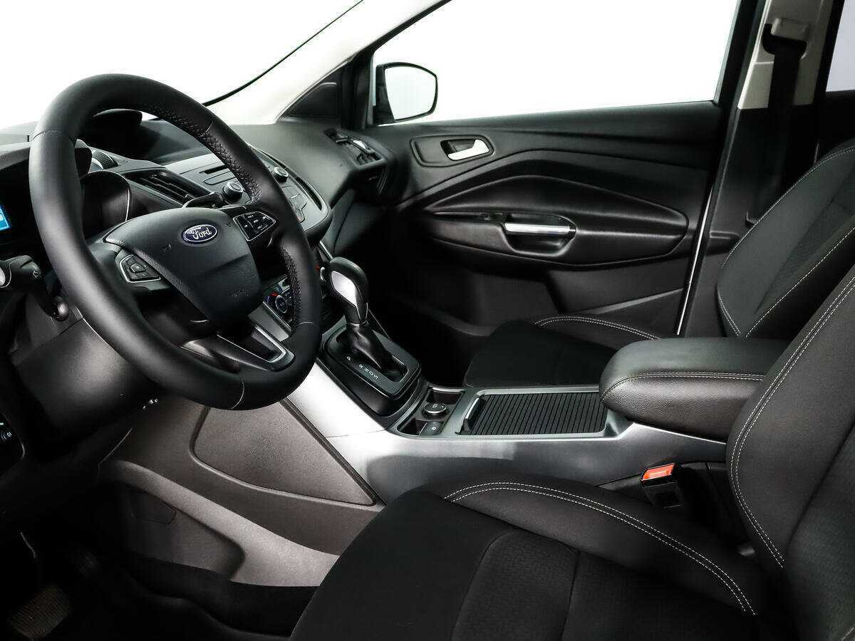 Купить Ford Kuga с пробегом. Фото: #5