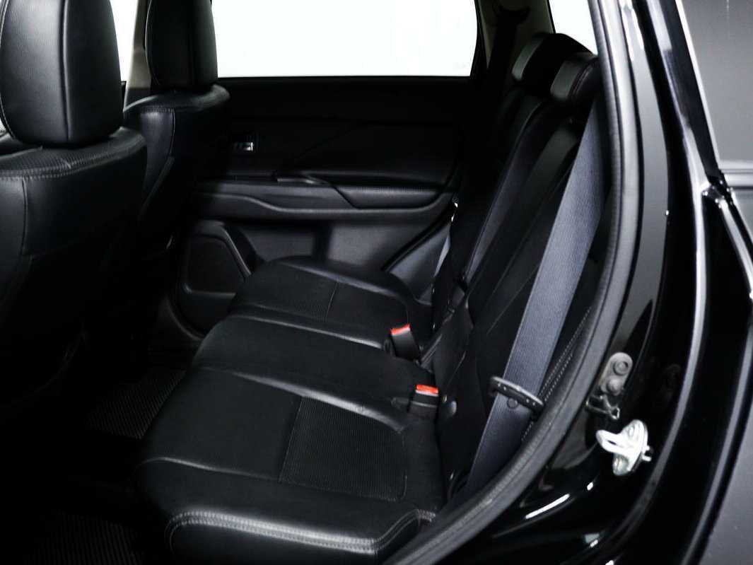 Купить Mitsubishi Outlander с пробегом. Фото: #11