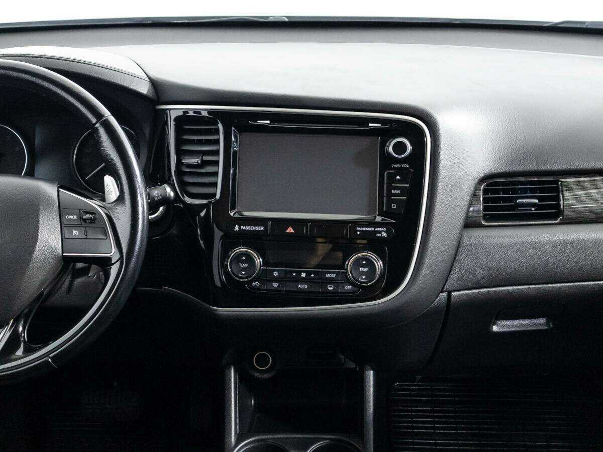 Купить Mitsubishi Outlander с пробегом. Фото: #13