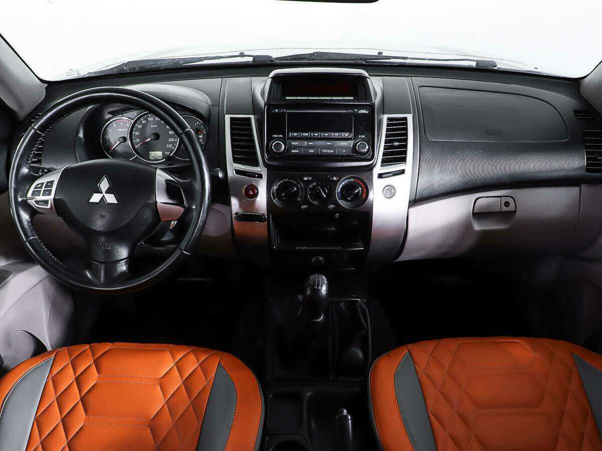 Купить Mitsubishi Pajero Sport с пробегом. Фото: #12