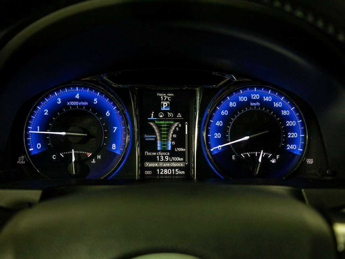 Купить Toyota Camry с пробегом. Фото: #10