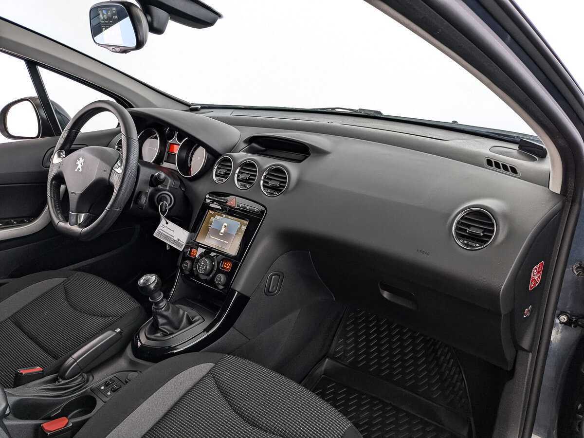 Купить Peugeot 408 с пробегом. Фото: #8