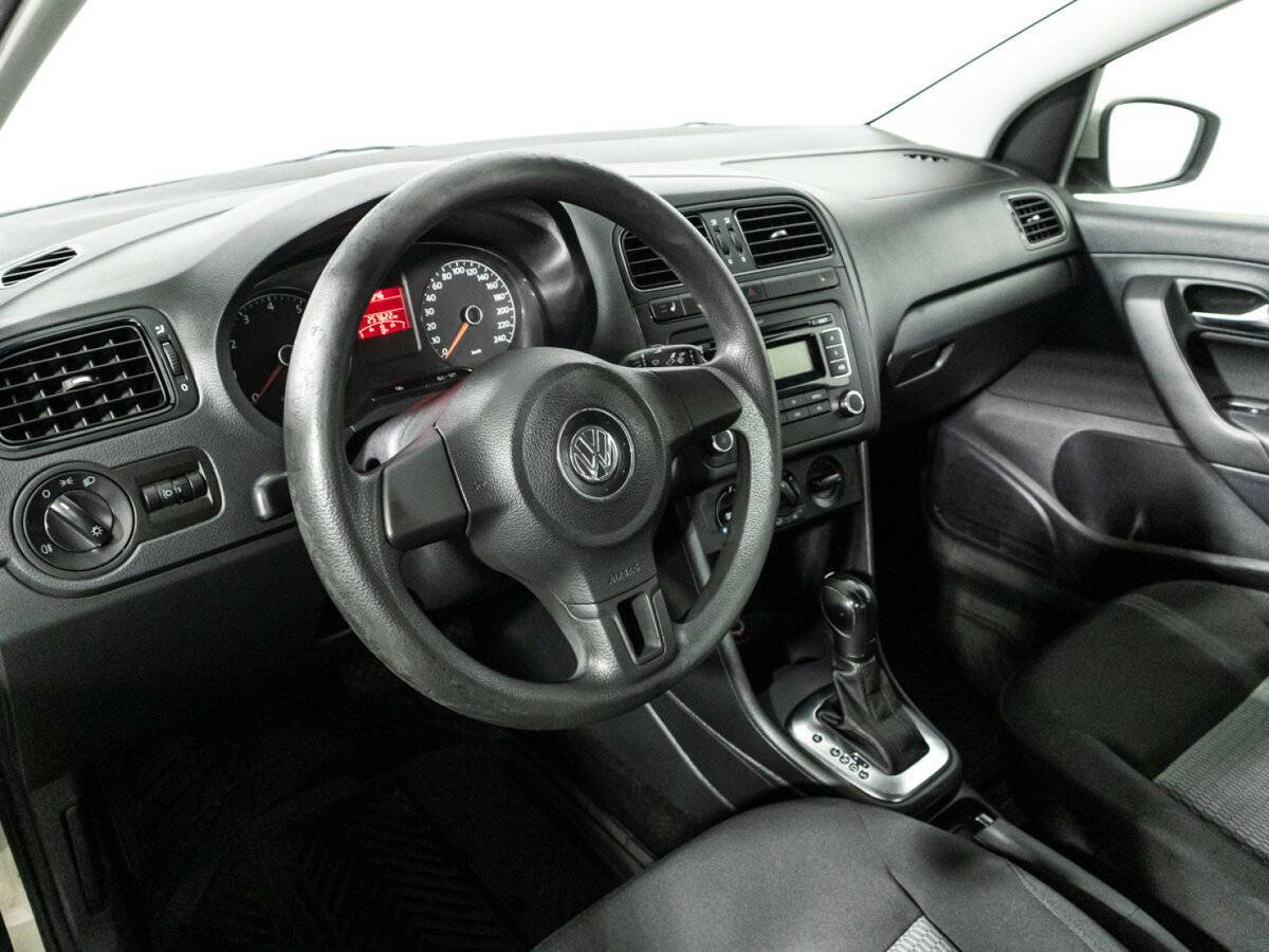 Купить Volkswagen Polo с пробегом. Фото: #10