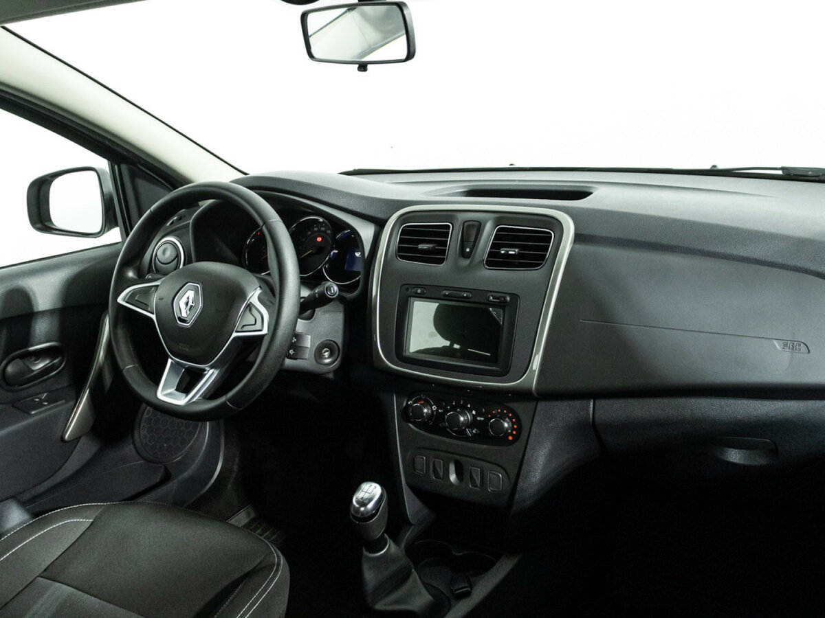 Купить Renault Sandero с пробегом. Фото: #8