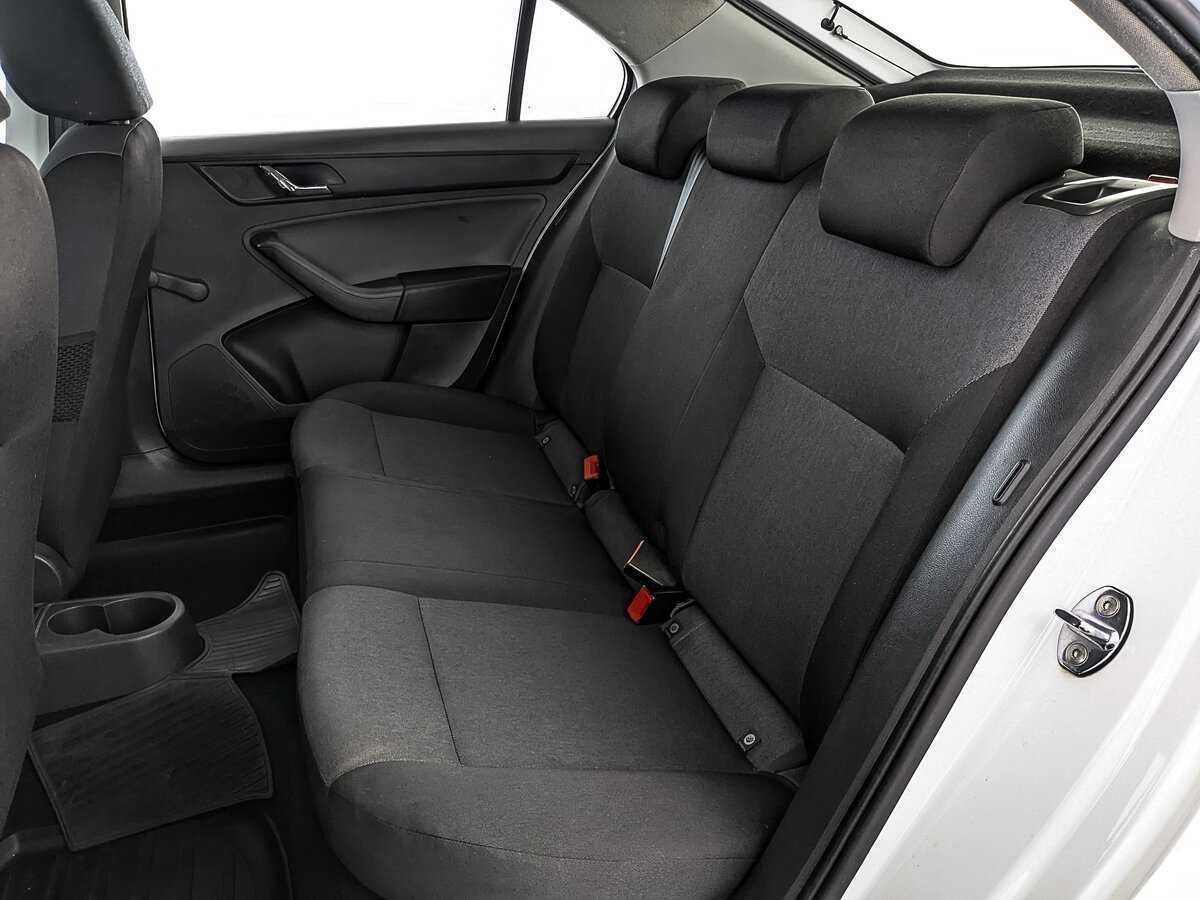Купить Skoda Rapid с пробегом. Фото: #17