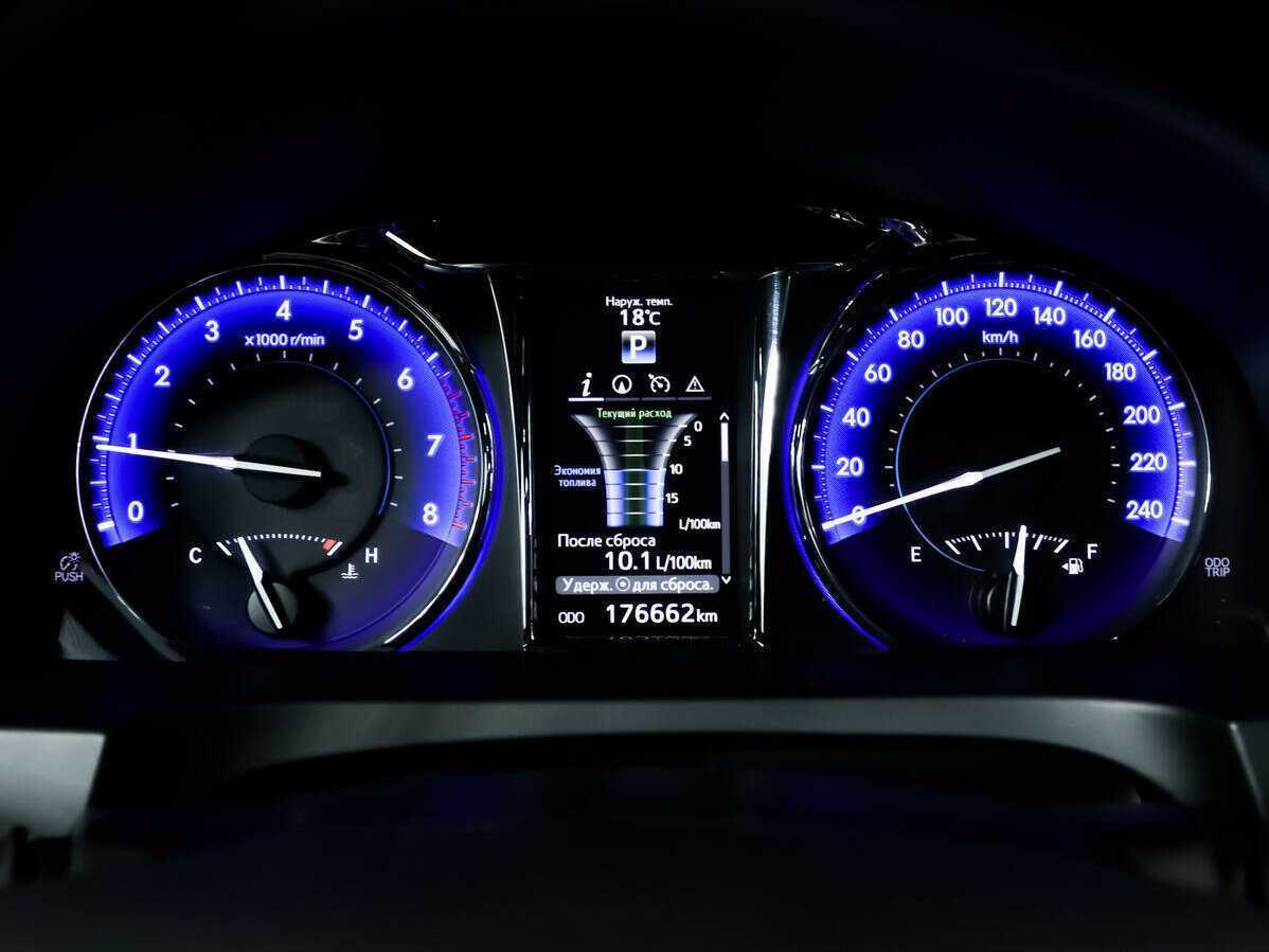 Купить Toyota Camry с пробегом. Фото: #9