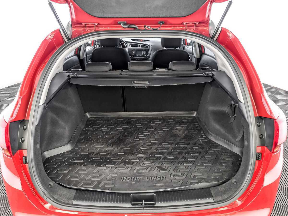 Купить Kia Ceed с пробегом. Фото: #9