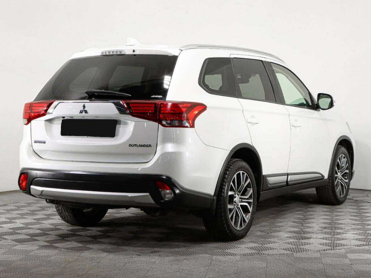 Купить Mitsubishi Outlander с пробегом. Фото: #3