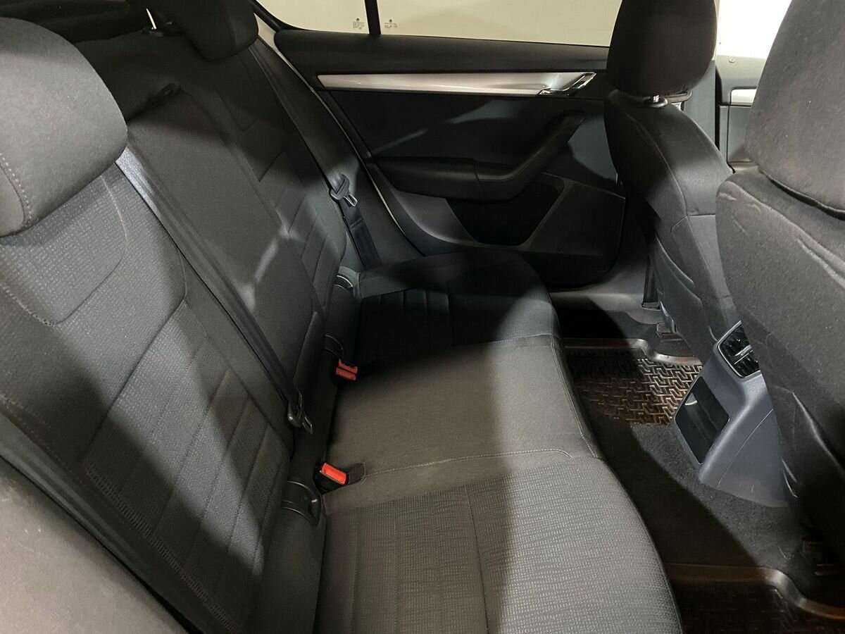 Купить Skoda Octavia с пробегом. Фото: #9