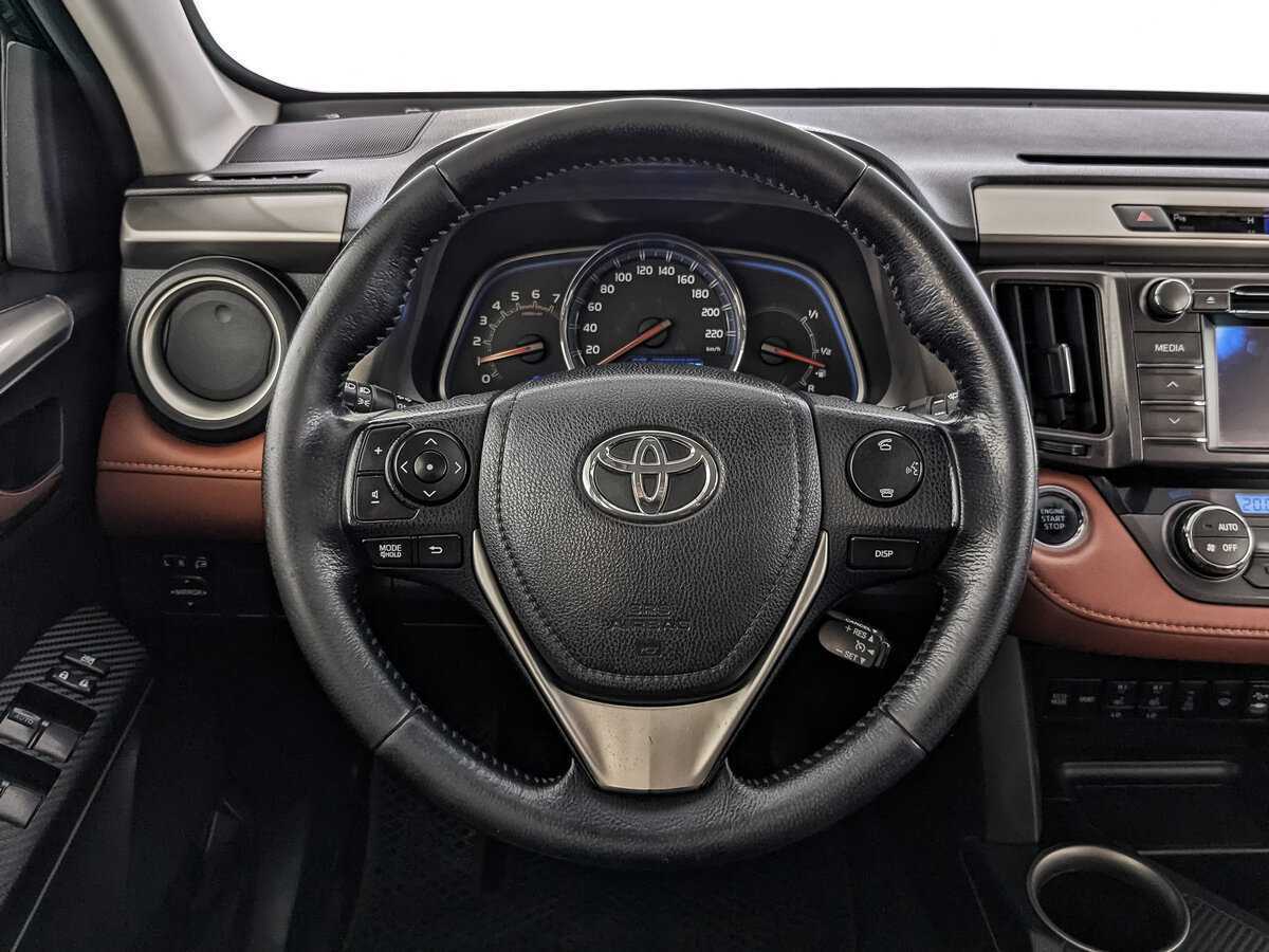 Купить Toyota RAV4 с пробегом. Фото: #17