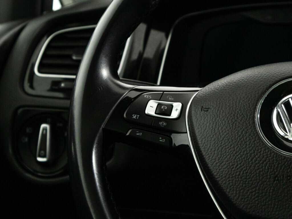 Купить Volkswagen Golf с пробегом. Фото: #17