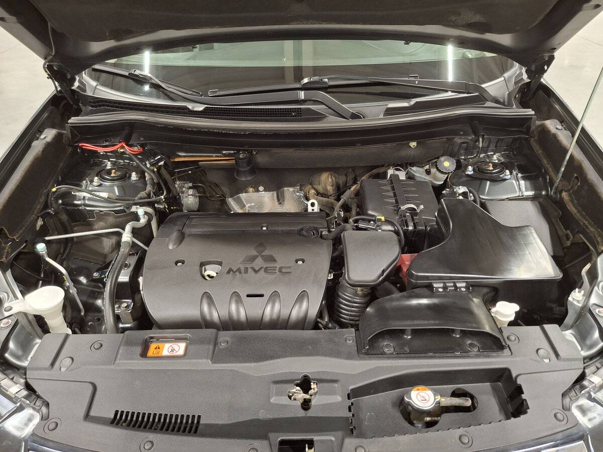 Купить Mitsubishi Outlander с пробегом. Фото: #8
