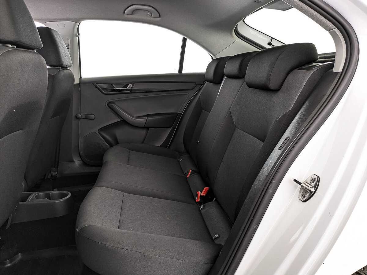 Купить Skoda Rapid с пробегом. Фото: #16