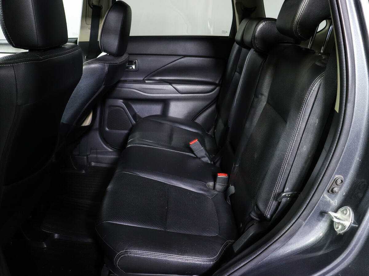 Купить Mitsubishi Outlander с пробегом. Фото: #7
