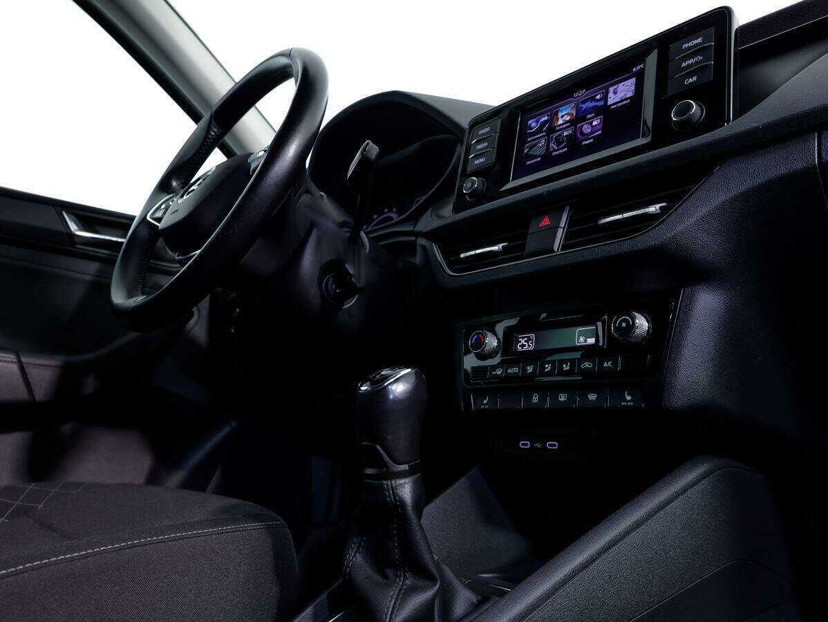 Купить Skoda Rapid с пробегом. Фото: #20