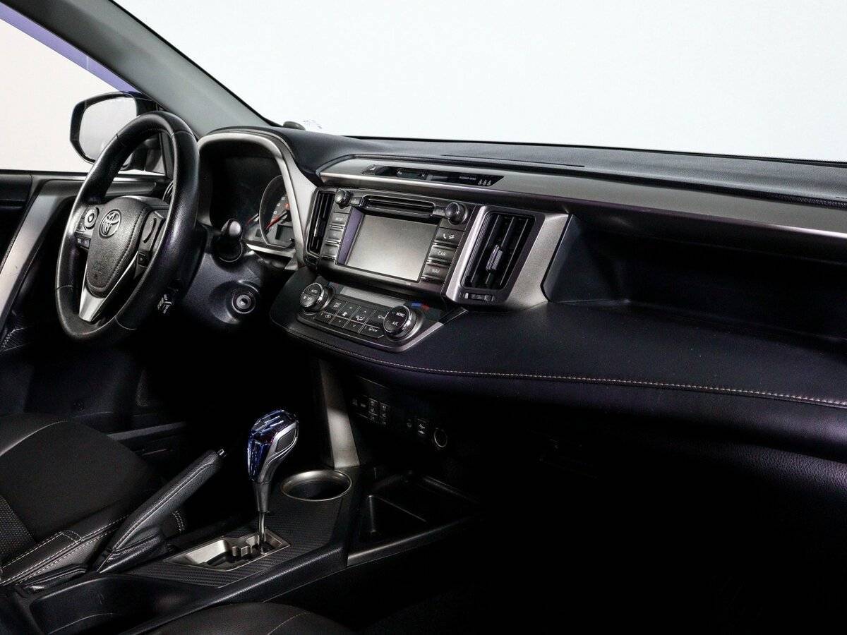 Купить Toyota RAV4 с пробегом. Фото: #8