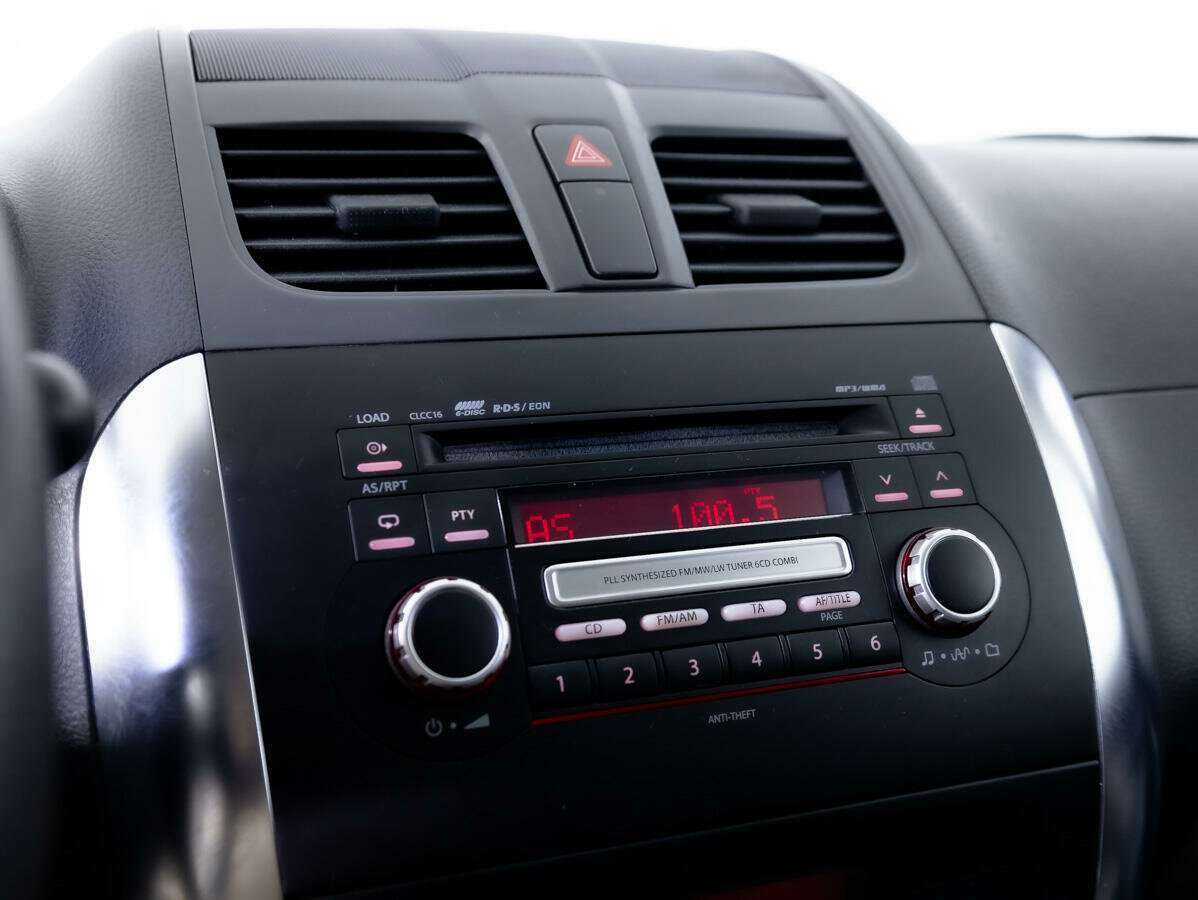 Купить Suzuki SX4 с пробегом. Фото: #11