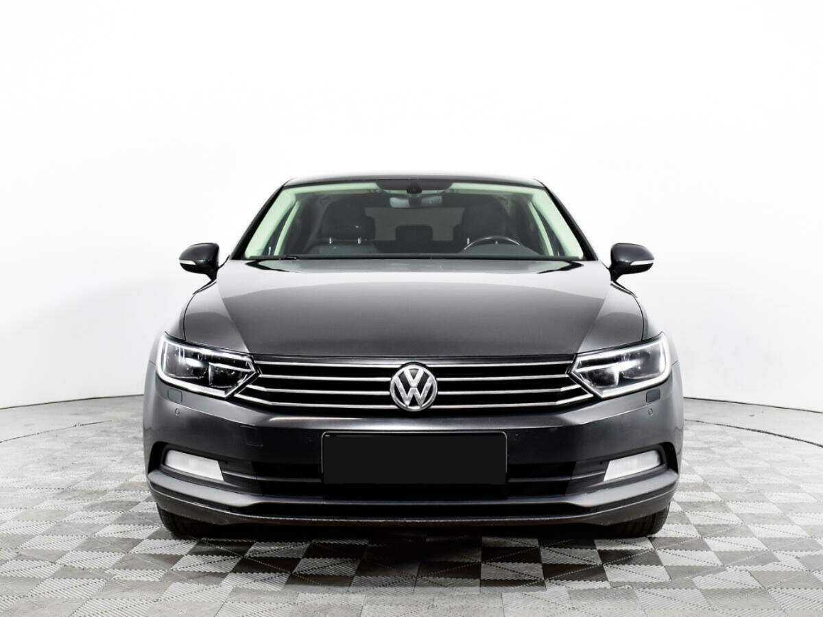 Купить Volkswagen Passat с пробегом. Фото: #1