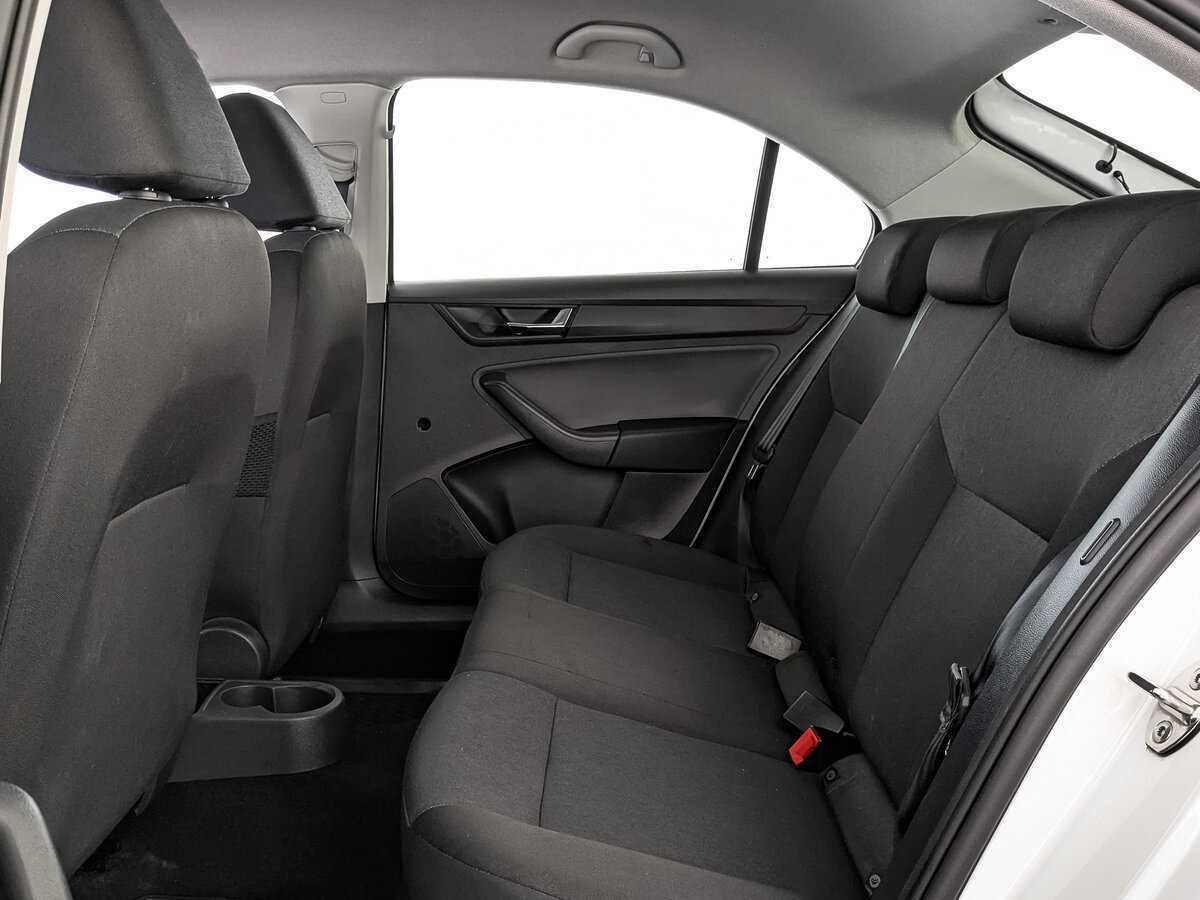 Купить Skoda Rapid с пробегом. Фото: #15