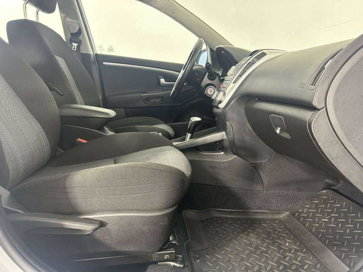 Купить Kia Ceed с пробегом. Фото: #13