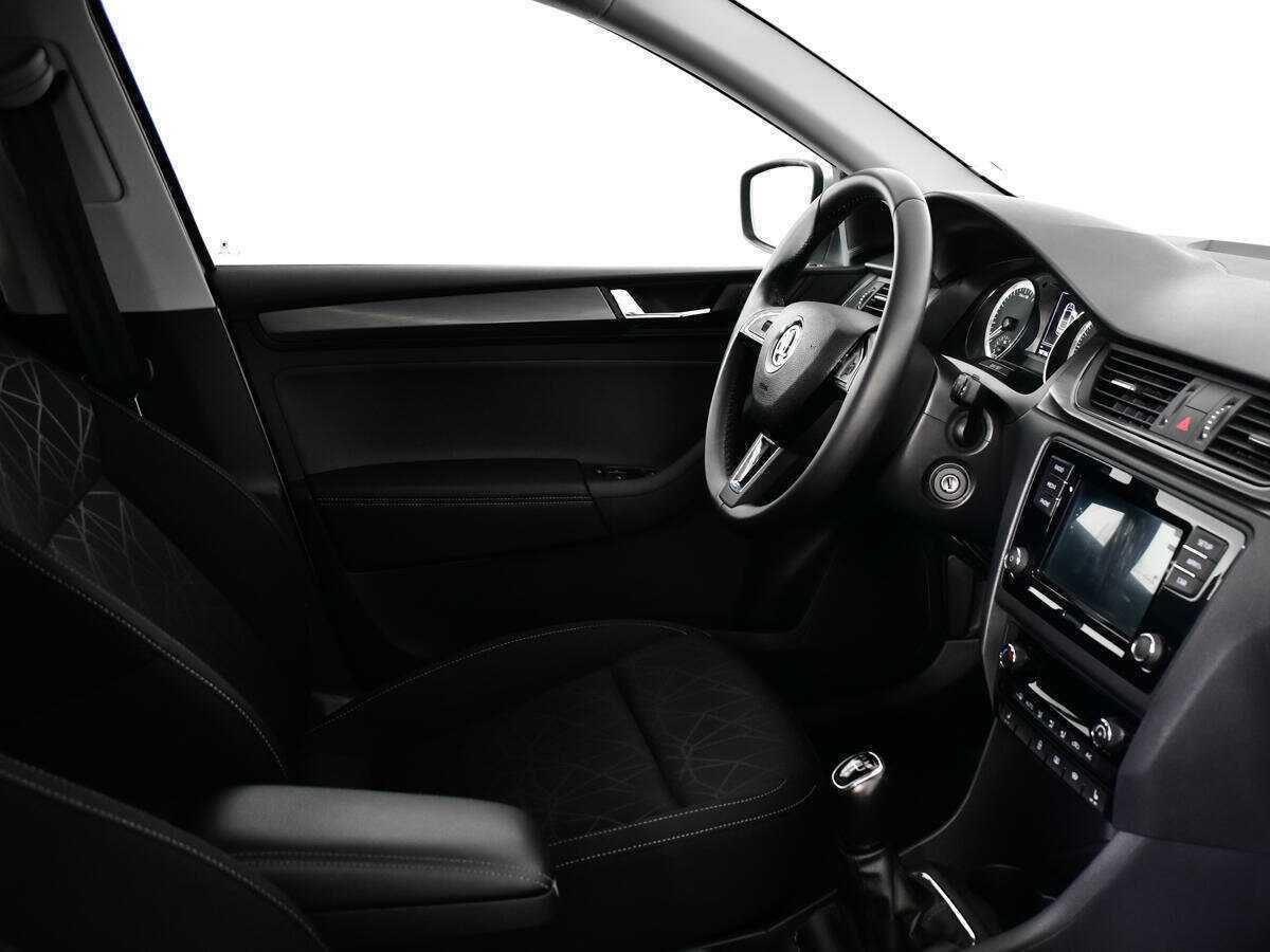 Купить Skoda Rapid с пробегом. Фото: #8