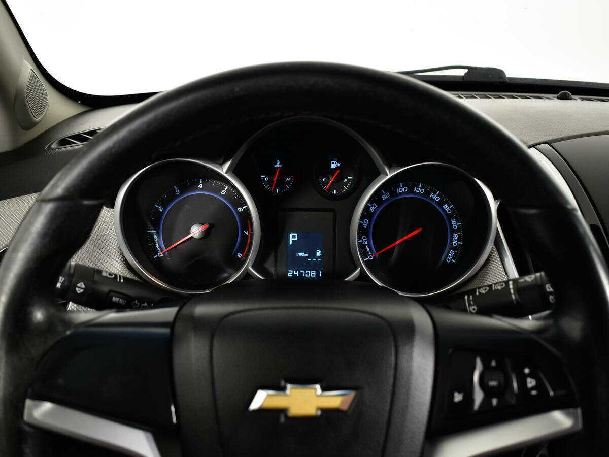 Купить Chevrolet Cruze с пробегом. Фото: #10