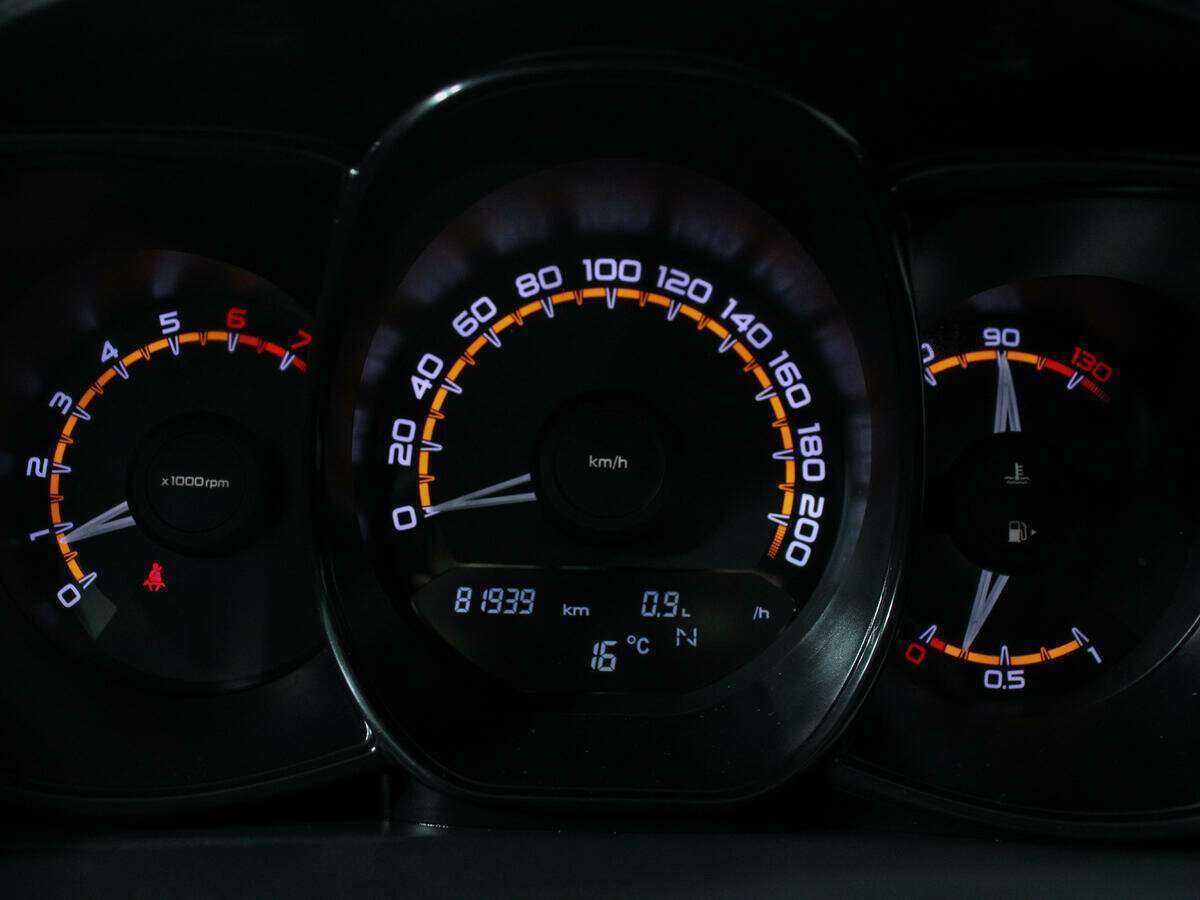 Купить Lada (ВАЗ) Vesta с пробегом. Фото: #7