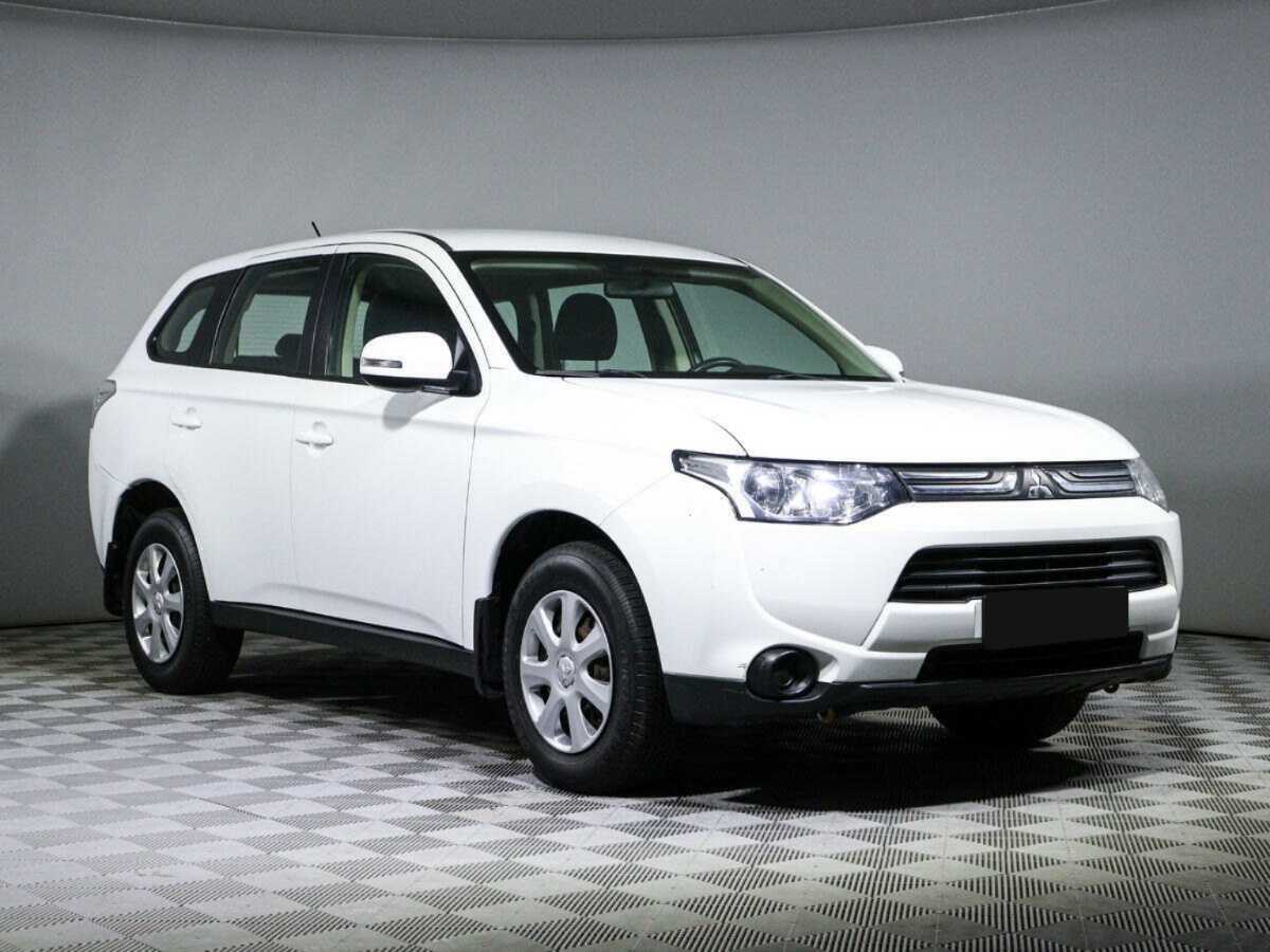 Купить Mitsubishi Outlander с пробегом. Фото: #2