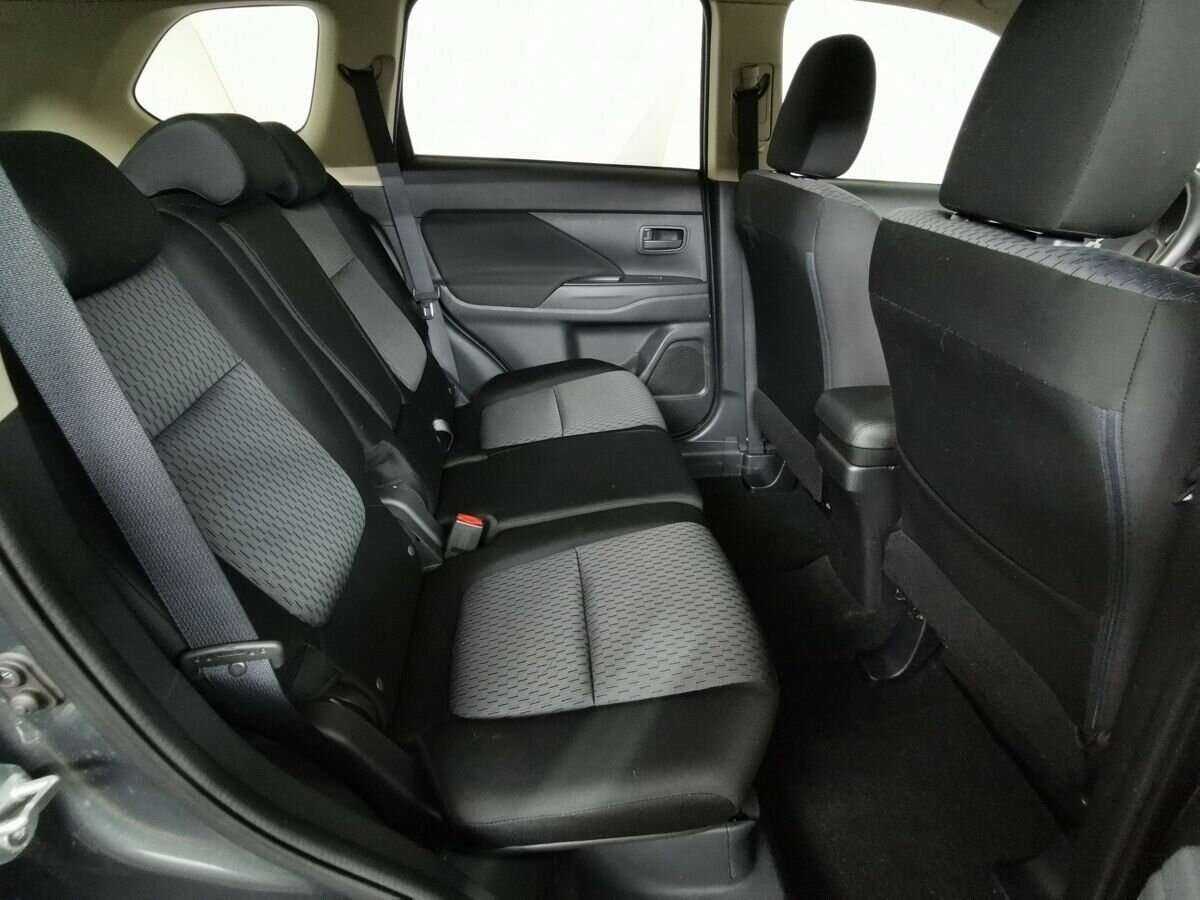 Купить Mitsubishi Outlander с пробегом. Фото: #11