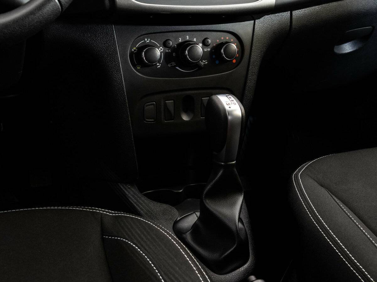 Купить Renault Sandero с пробегом. Фото: #10