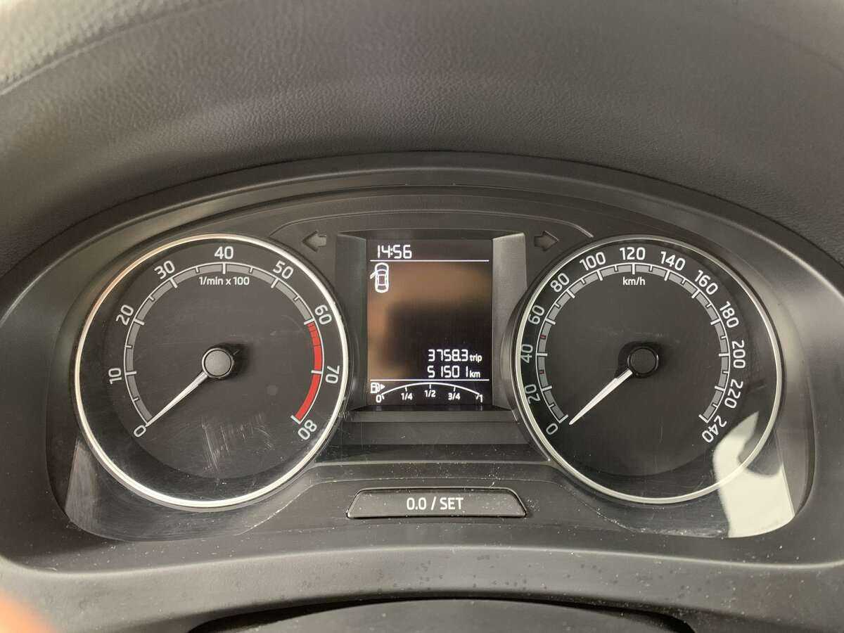 Купить Skoda Rapid с пробегом. Фото: #10