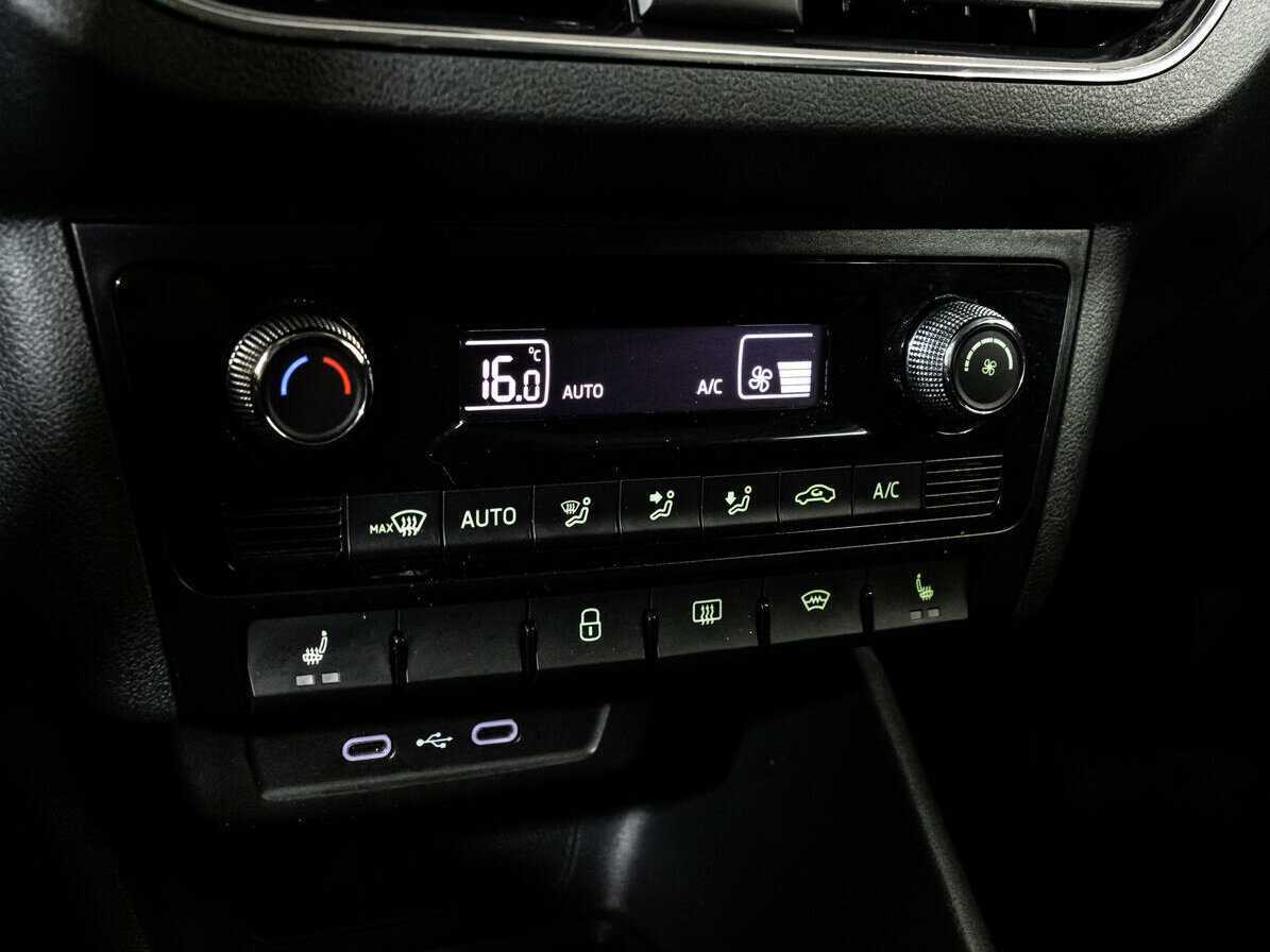 Купить Skoda Rapid с пробегом. Фото: #10