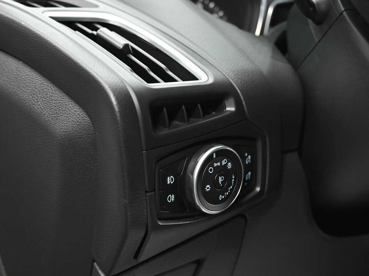 Купить Ford Focus с пробегом. Фото: #9