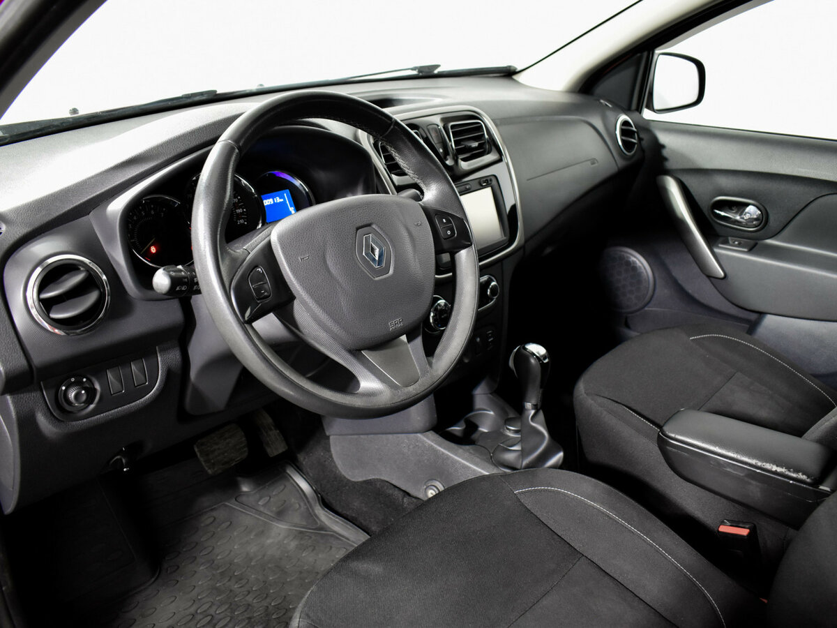 Купить Renault Sandero с пробегом. Фото: #8
