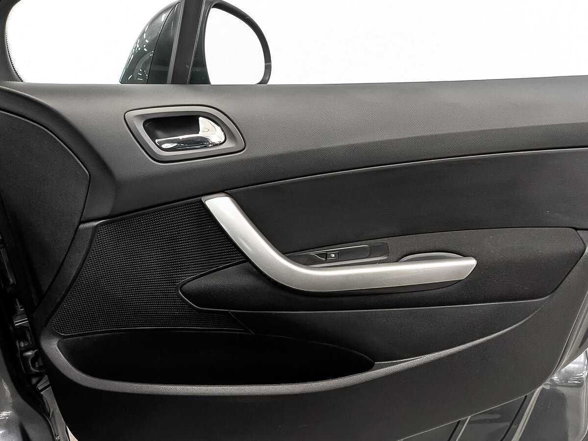 Купить Peugeot 308 с пробегом. Фото: #21