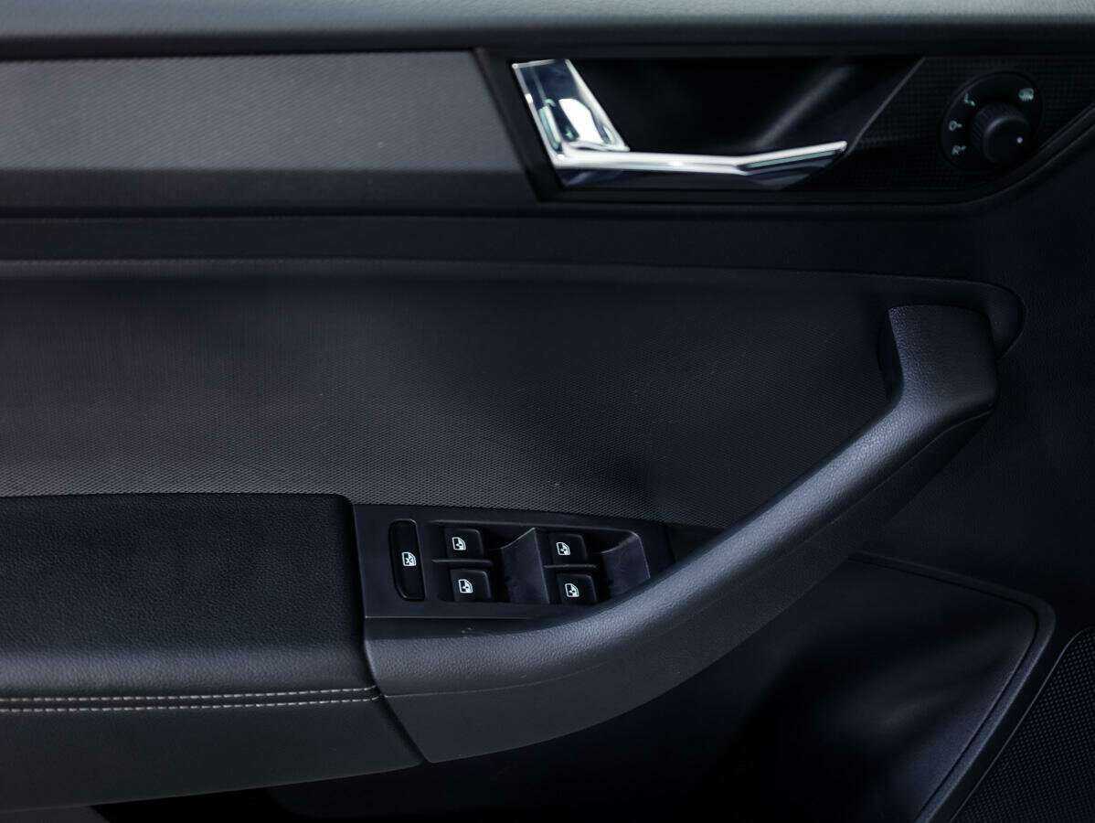 Купить Skoda Rapid с пробегом. Фото: #19