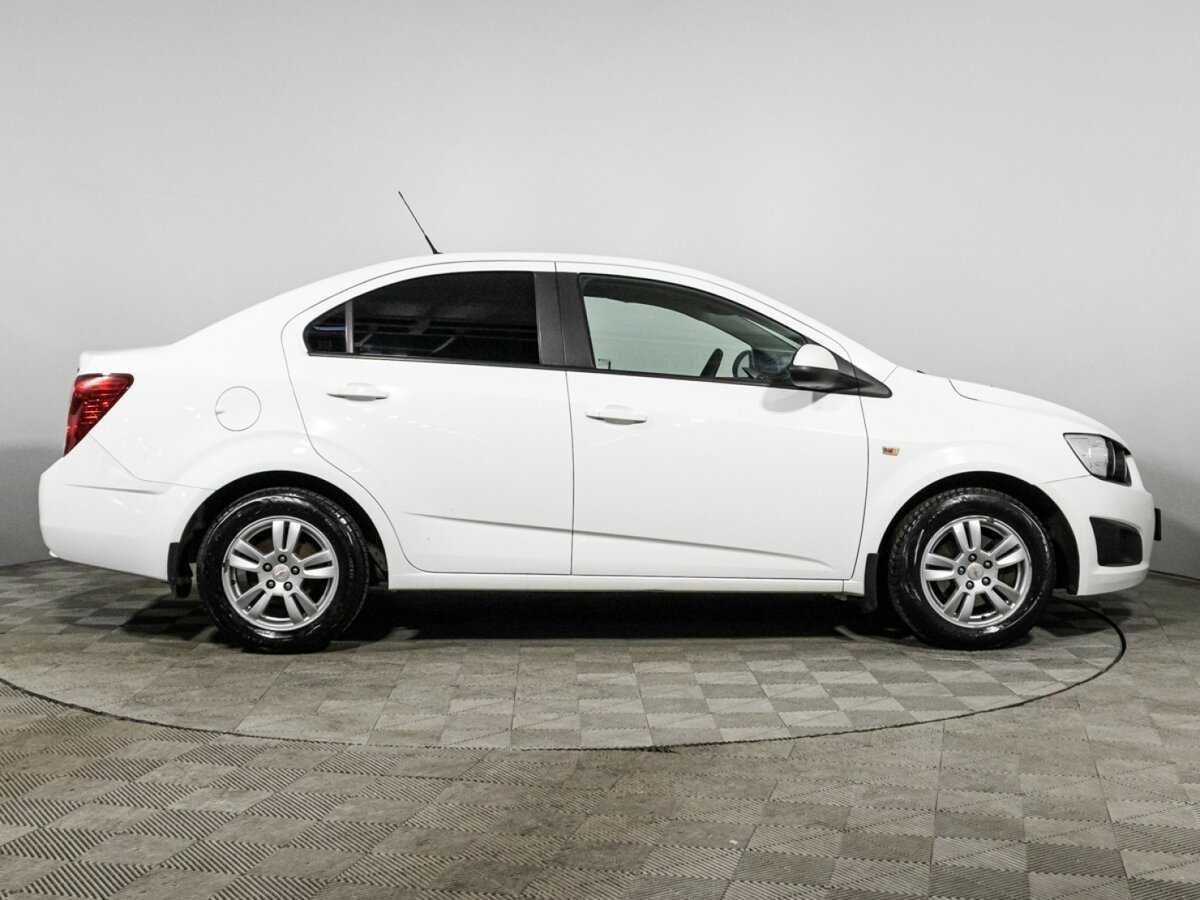 Купить Chevrolet Aveo с пробегом. Фото: #3