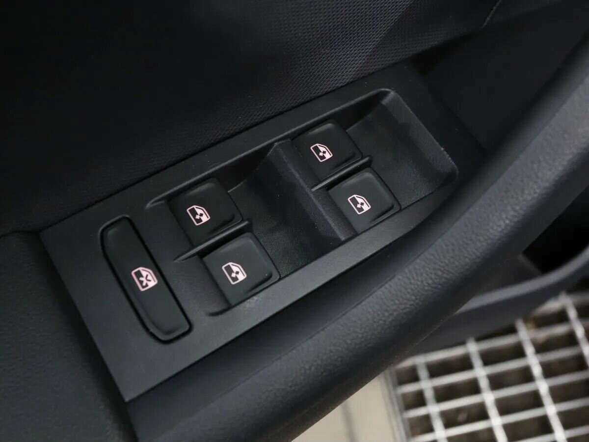 Купить Volkswagen Polo с пробегом. Фото: #6